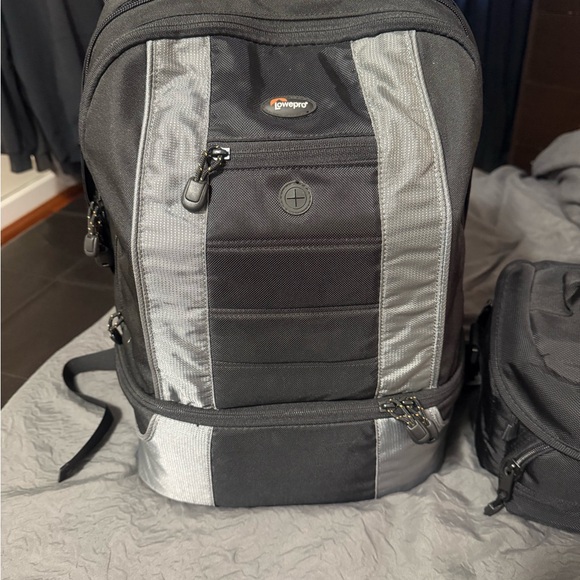 SOLD. Canon Rebel T3 - Picture 6 of 13